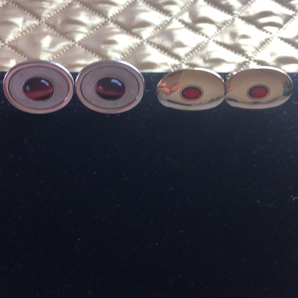 Two pair of vintage men’s cuff links